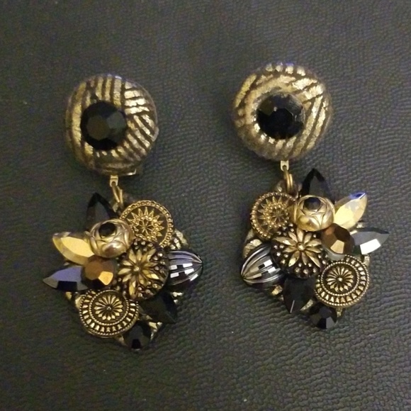 Clip on earrings - Picture 1 of 3
